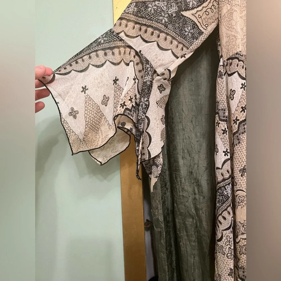 Sheer 3/4 long sleeve top - Picture 6 of 6